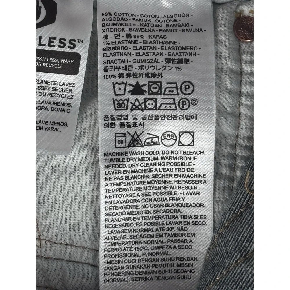 Levis excellent no